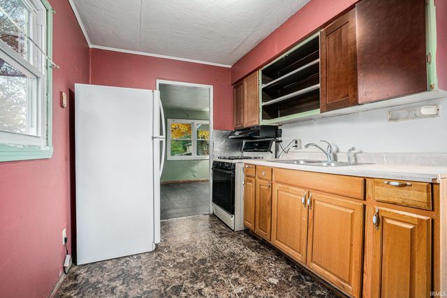 205 N Riverside Boulevard, Goshen, IN 46526