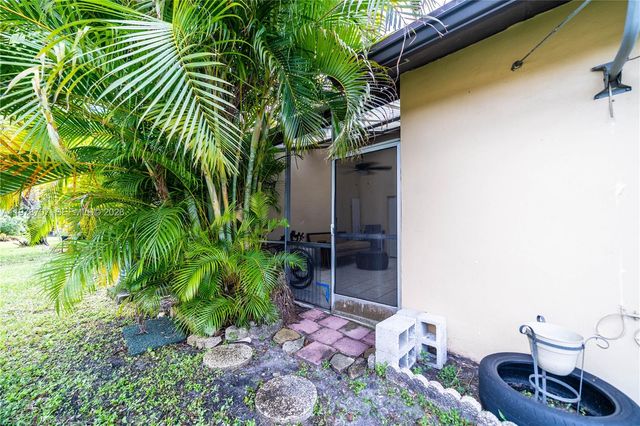 9341 E Fern Ln, Miramar, FL 33025