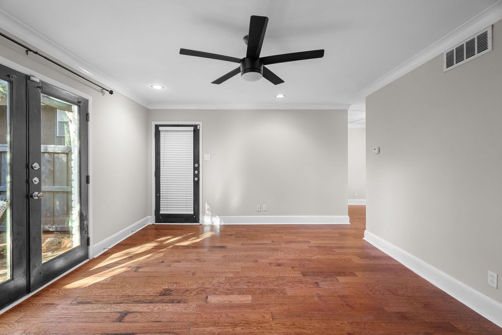 10213 Regal Oaks Drive 118, Dallas, TX 75230