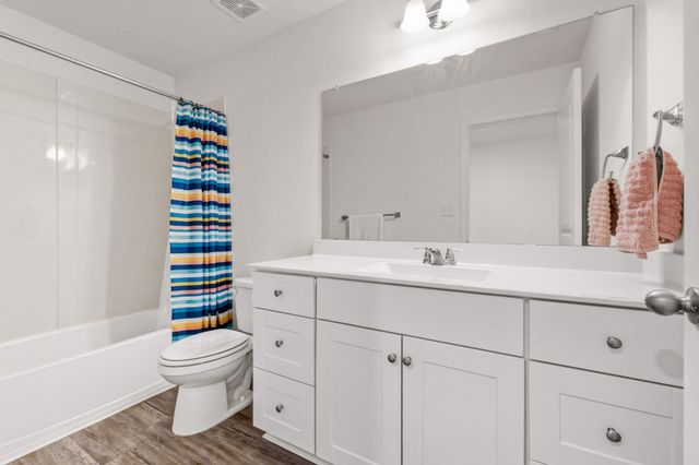 212 Wonderful Life WAY, Jarrell, TX 76537