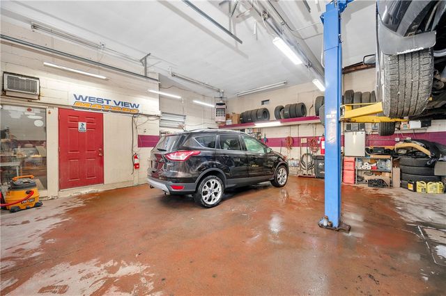 186 Perry Highway, West View, PA 15229