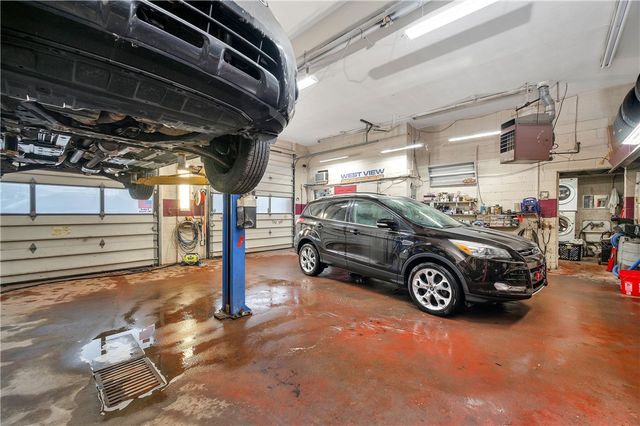 186 Perry Highway, West View, PA 15229