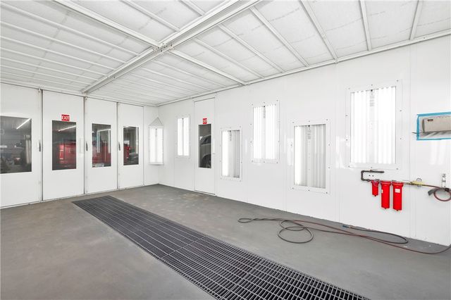 186 Perry Highway, West View, PA 15229