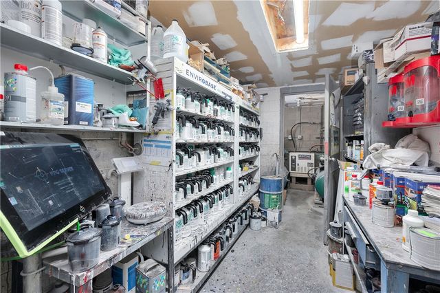 186 Perry Highway, West View, PA 15229