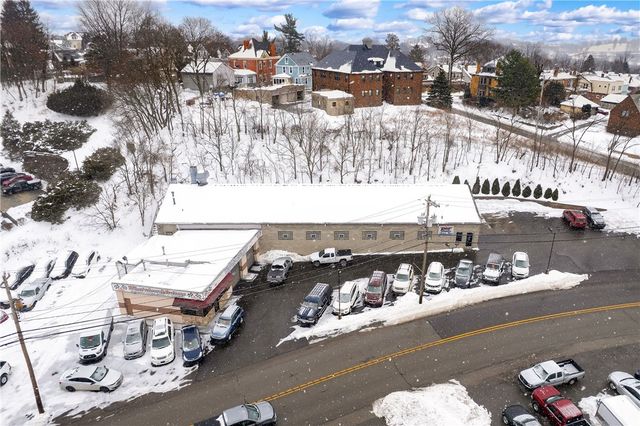 186 Perry Highway, West View, PA 15229