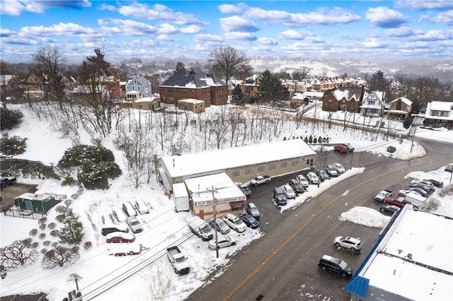 186 Perry Highway, West View, PA 15229