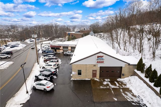 186 Perry Highway, West View, PA 15229