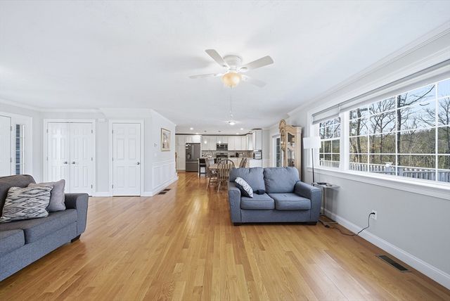 11 Bigelow Dr 22, Berlin, MA 01503