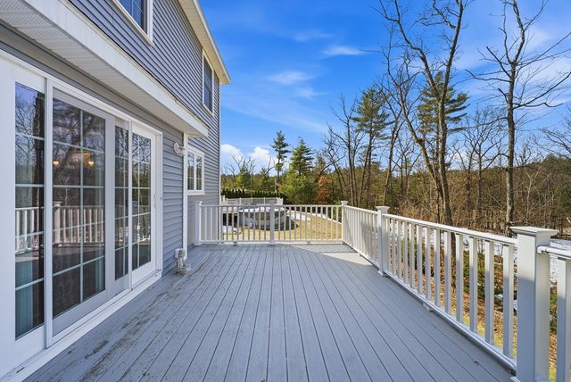 11 Bigelow Dr 22, Berlin, MA 01503