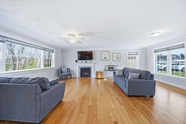11 Bigelow Dr 22, Berlin, MA 01503