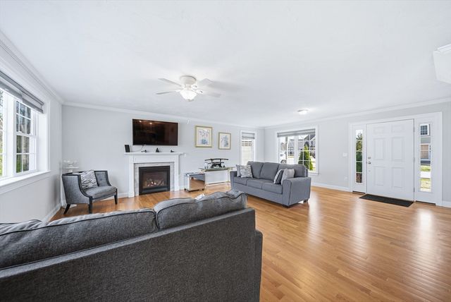 11 Bigelow Dr 22, Berlin, MA 01503