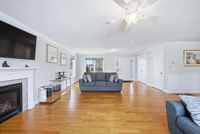 11 Bigelow Dr 22, Berlin, MA 01503