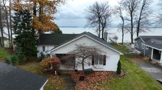12315 E Houghton Lake Drive, Houghton Lake, MI 48629