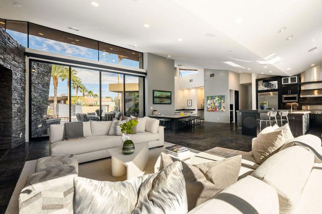 335 Patel Place, Palm Springs, CA 92264