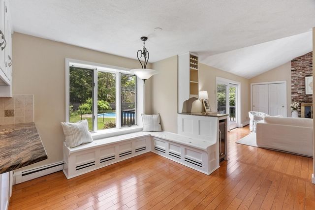 2 Rourke Lane, Lynnfield, MA 01940