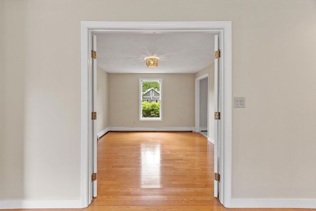 2 Rourke Lane, Lynnfield, MA 01940