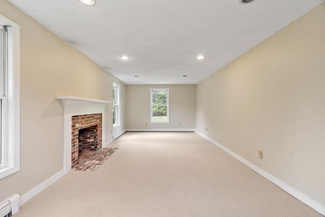2 Rourke Lane, Lynnfield, MA 01940
