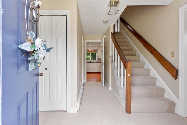2 Rourke Lane, Lynnfield, MA 01940