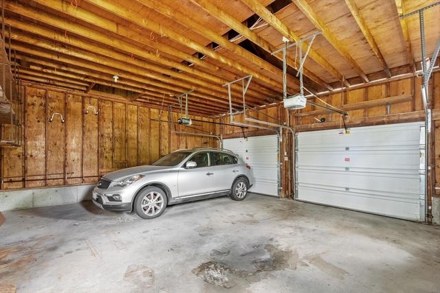 2 Rourke Lane, Lynnfield, MA 01940