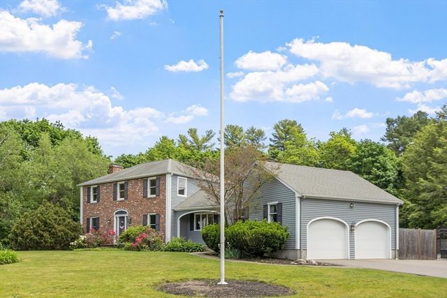 2 Rourke Lane, Lynnfield, MA 01940