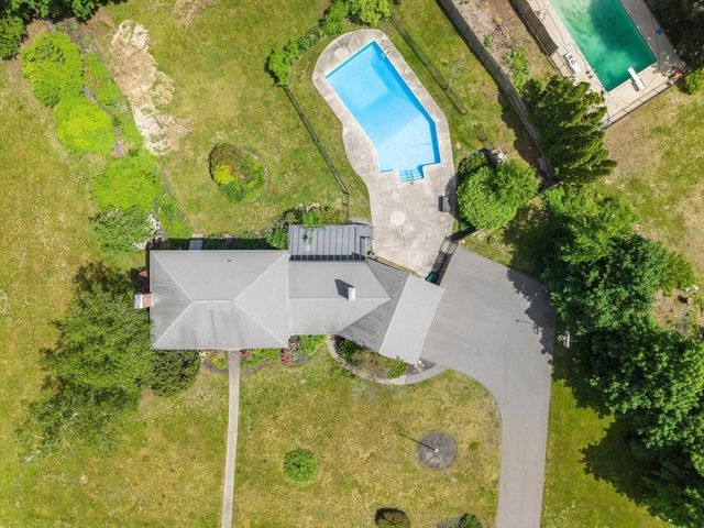 2 Rourke Lane, Lynnfield, MA 01940