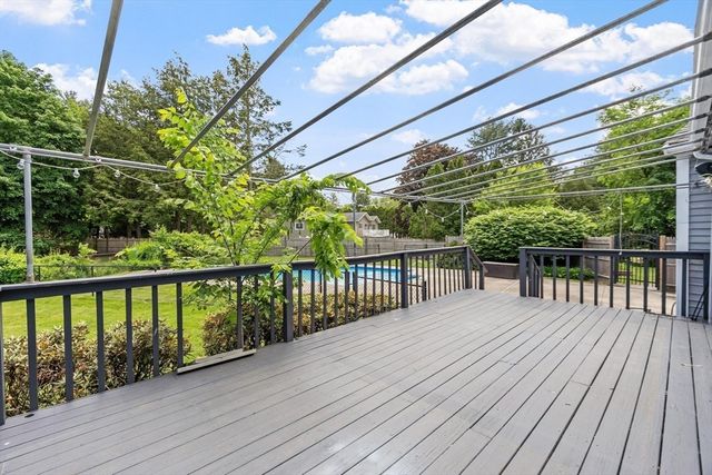 2 Rourke Lane, Lynnfield, MA 01940