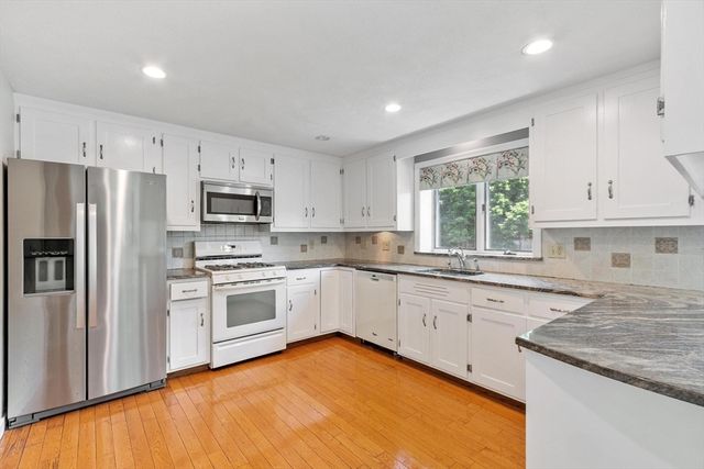 2 Rourke Lane, Lynnfield, MA 01940