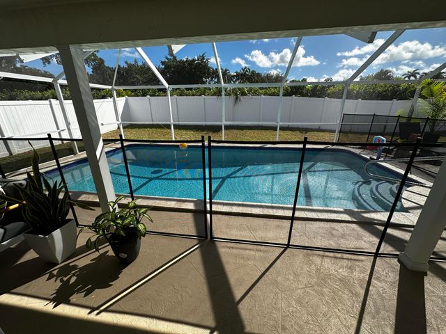 6860 S Calle Del Paz S S, Boca Raton, FL 33433