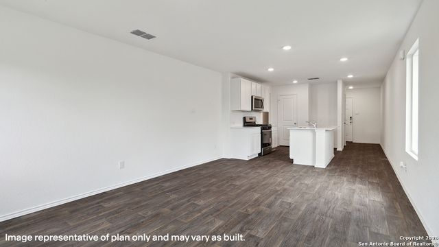 1603 House Finch Drive, San Antonio, TX 78253