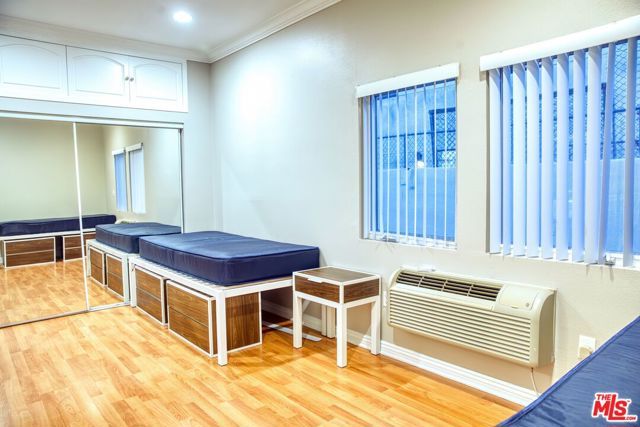 668 W 28th Street, Los Angeles, CA 90007