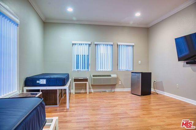 668 W 28th Street, Los Angeles, CA 90007