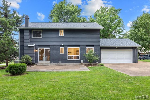 1010 Julianna Drive, Ballwin, MO 63011