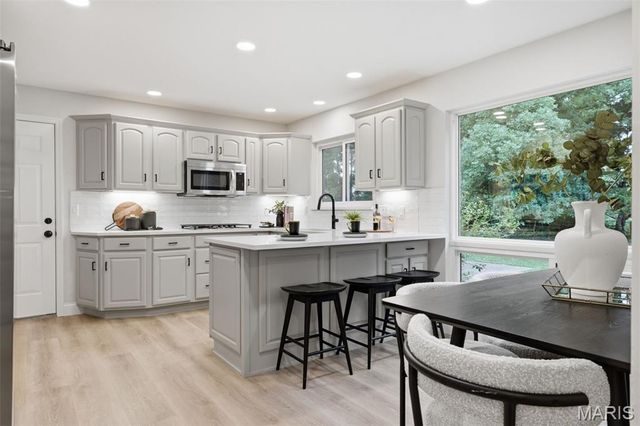 1010 Julianna Drive, Ballwin, MO 63011