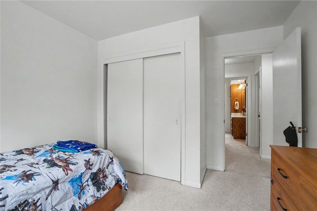 1229 Hertz Drive SE, Cedar Rapids, IA 52403
