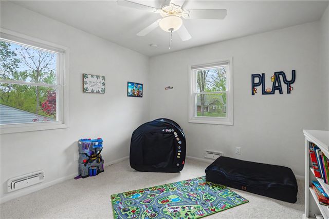1229 Hertz Drive SE, Cedar Rapids, IA 52403