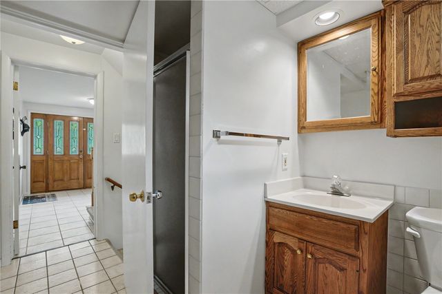 1229 Hertz Drive SE, Cedar Rapids, IA 52403