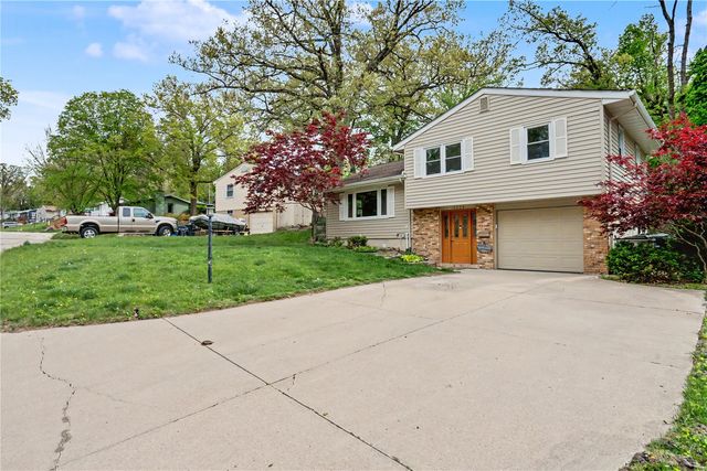 1229 Hertz Drive SE, Cedar Rapids, IA 52403