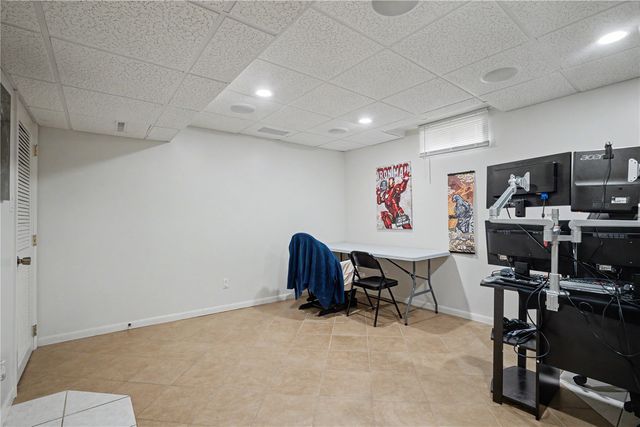 1229 Hertz Drive SE, Cedar Rapids, IA 52403