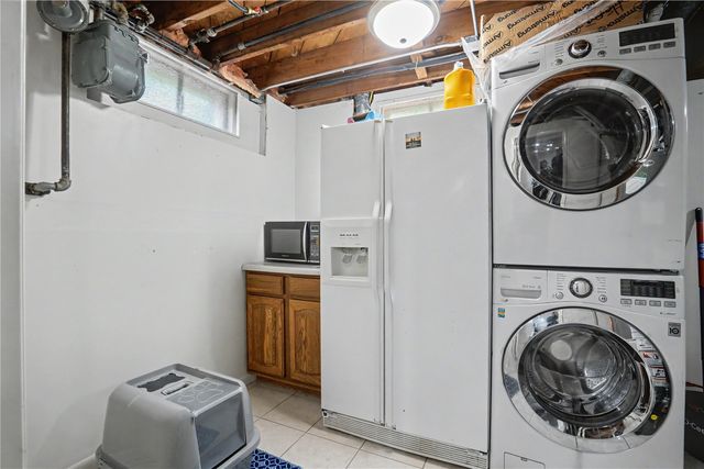 1229 Hertz Drive SE, Cedar Rapids, IA 52403