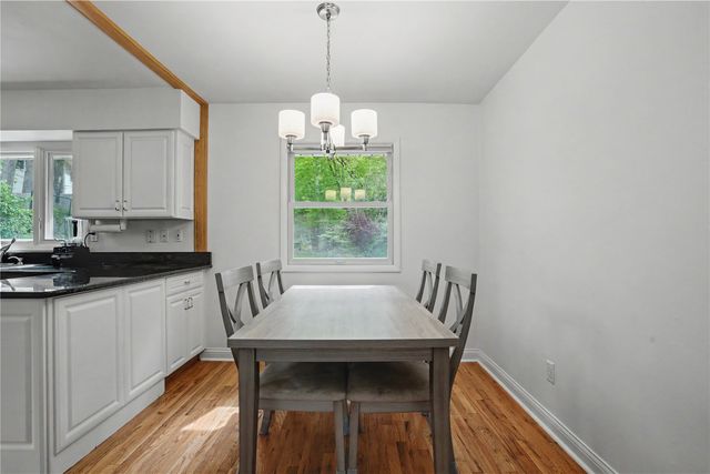 1229 Hertz Drive SE, Cedar Rapids, IA 52403