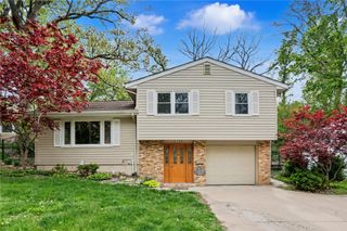 1229 Hertz Drive SE, Cedar Rapids, IA 52403