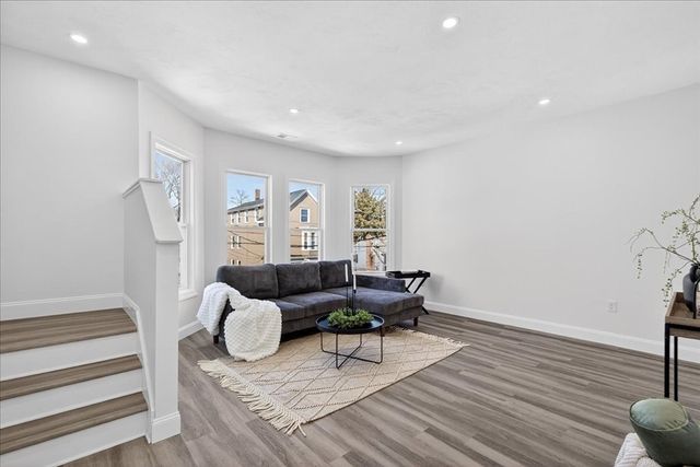 34 Winthrop St, Brockton, MA 02301