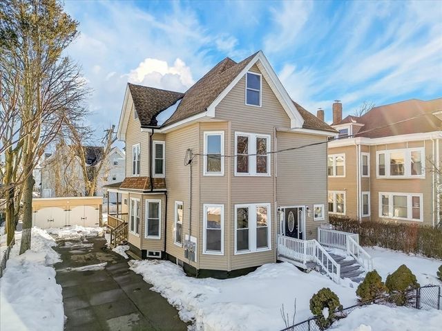 34 Winthrop St, Brockton, MA 02301