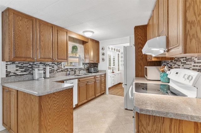 141 PARKLAND DRIVE, Eustis, FL 32726