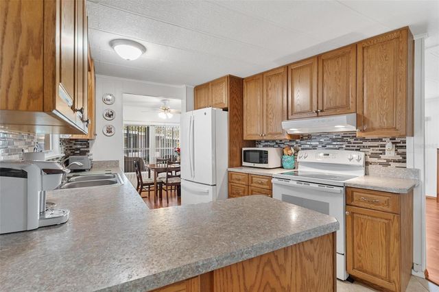 141 PARKLAND DRIVE, Eustis, FL 32726