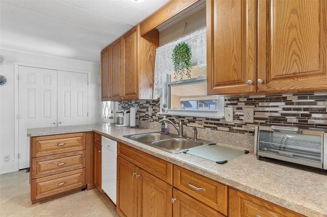 141 PARKLAND DRIVE, Eustis, FL 32726