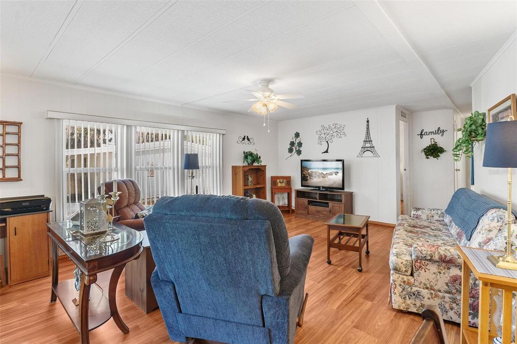 Image 11 of property listing at 141 PARKLAND DRIVE, Eustis, FL 32726