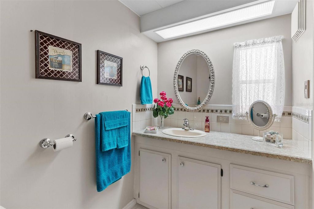 Image 24 of property listing at 141 PARKLAND DRIVE, Eustis, FL 32726