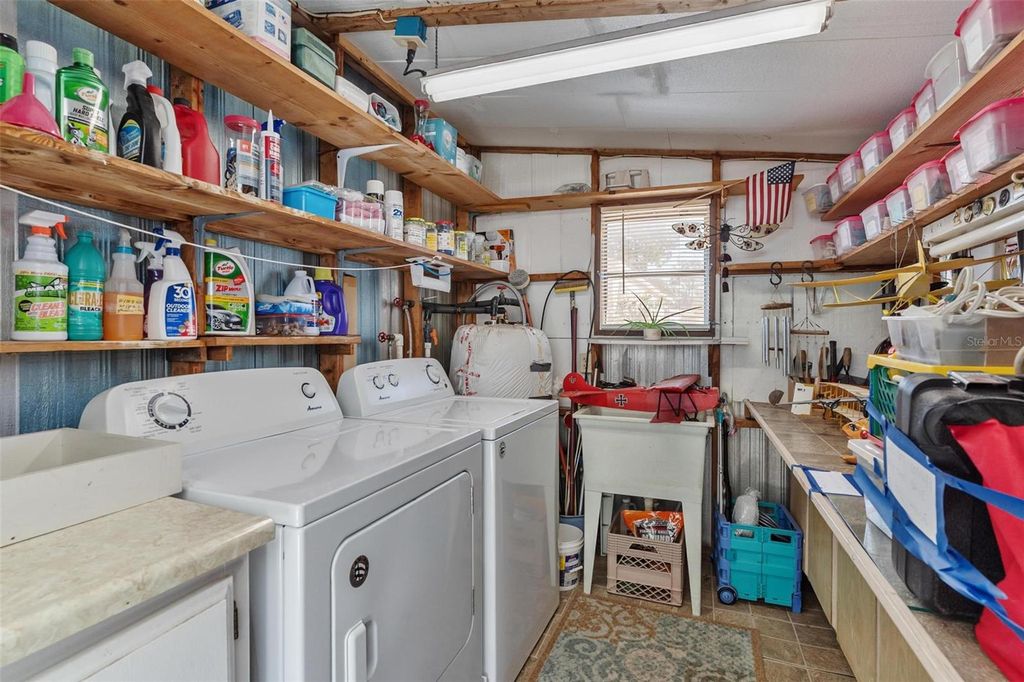 Image 33 of property listing at 141 PARKLAND DRIVE, Eustis, FL 32726