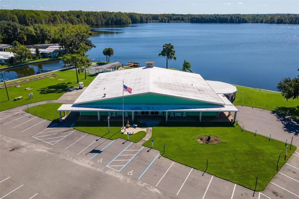 Image 35 of property listing at 141 PARKLAND DRIVE, Eustis, FL 32726